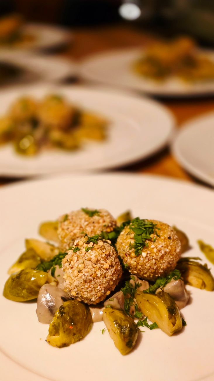 Knödel mit Rosenkohl