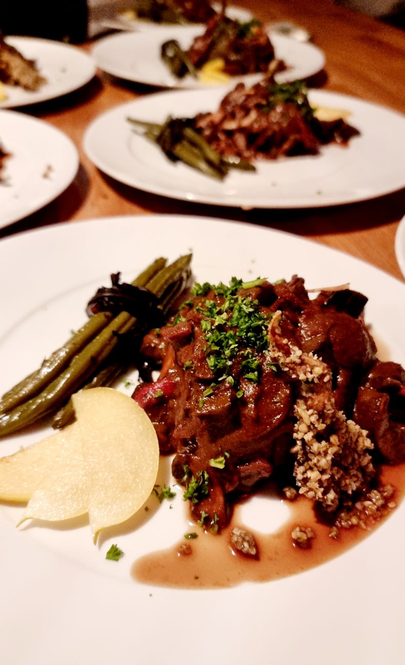 Pilz-Gulasch mit Urgetreide-Knödel