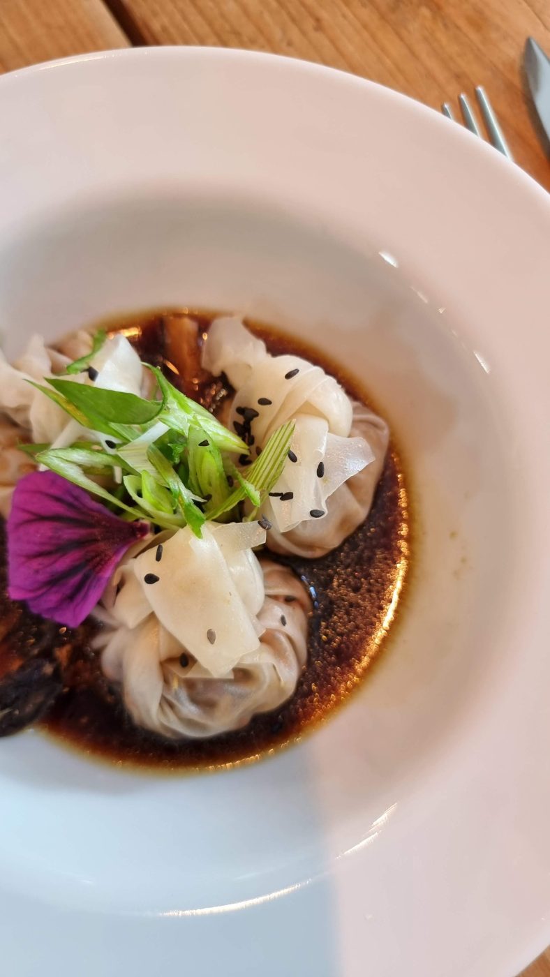 Kimchi-Gyoza in Dashi-Sud